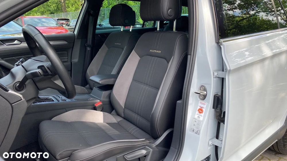 Volkswagen Passat - 13