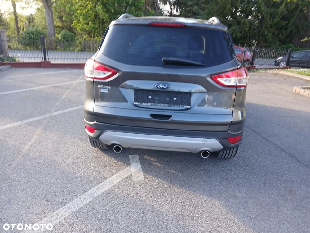 Ford Kuga 2.0 TDCi 2x4 Titanium - 8