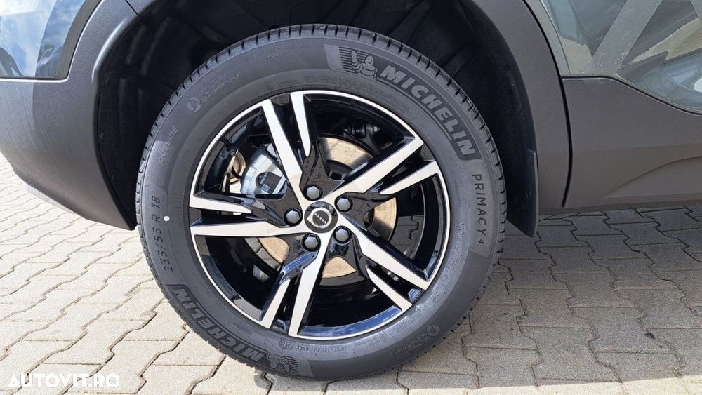 Volvo XC 40 B3 AT FWD MHEV Core - 16