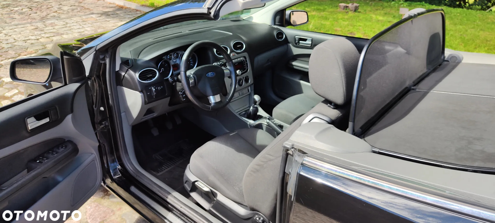 Ford Focus Coupe-Cabriolet 2.0 16V Trend - 9