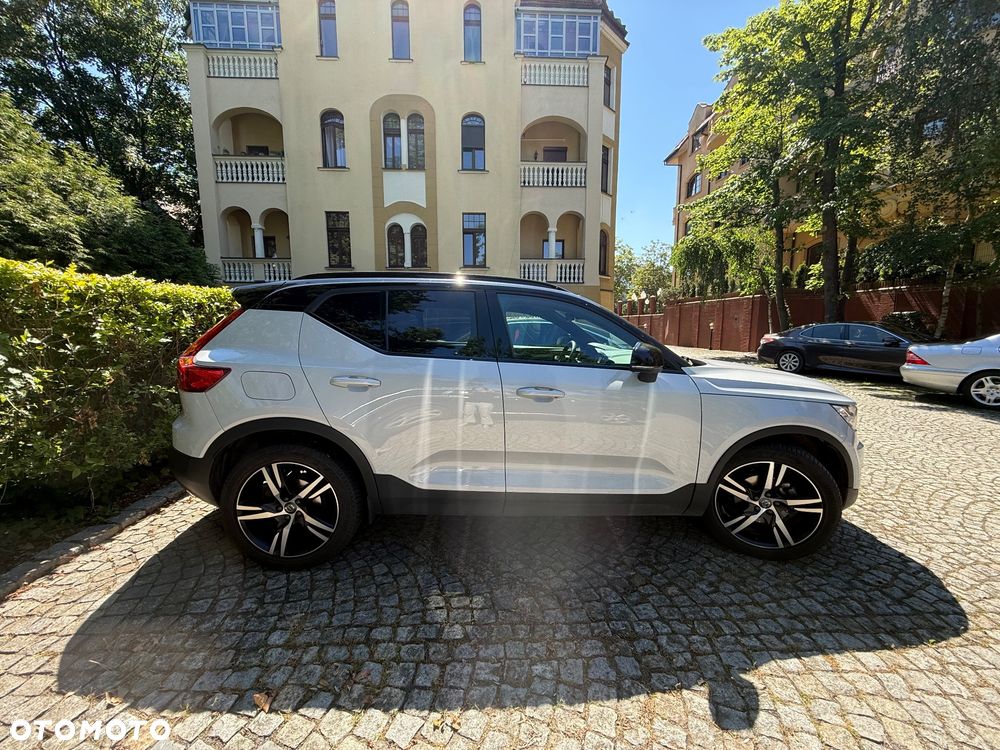 Volvo XC 40 T3 R-Design - 1