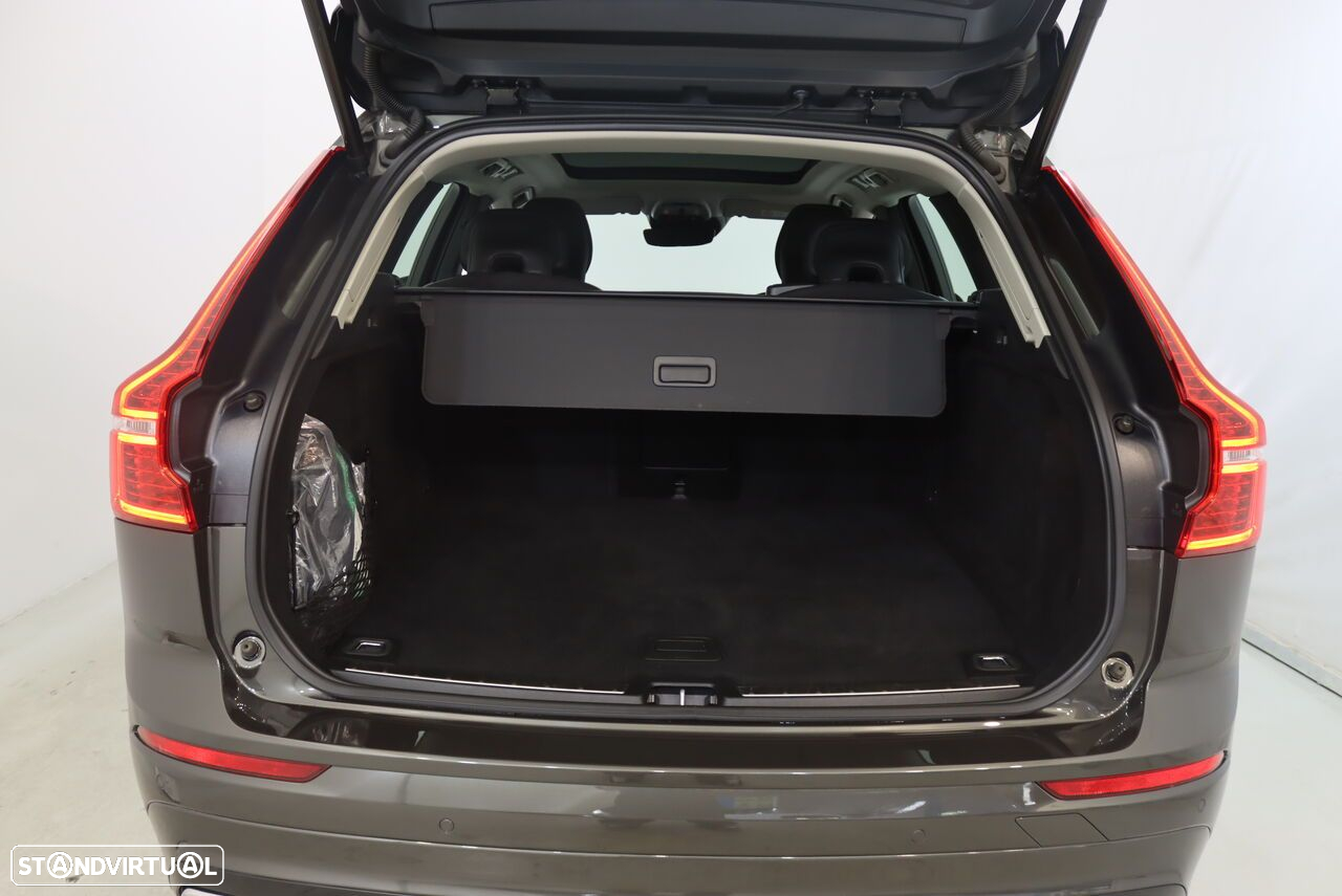 Volvo XC 60 2.0 T6 PHEV R-Design AWD - 9