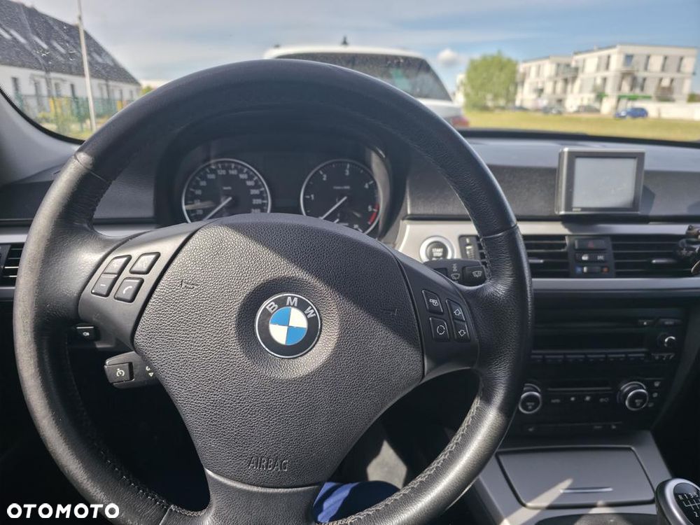 BMW Seria 3 318d DPF - 11