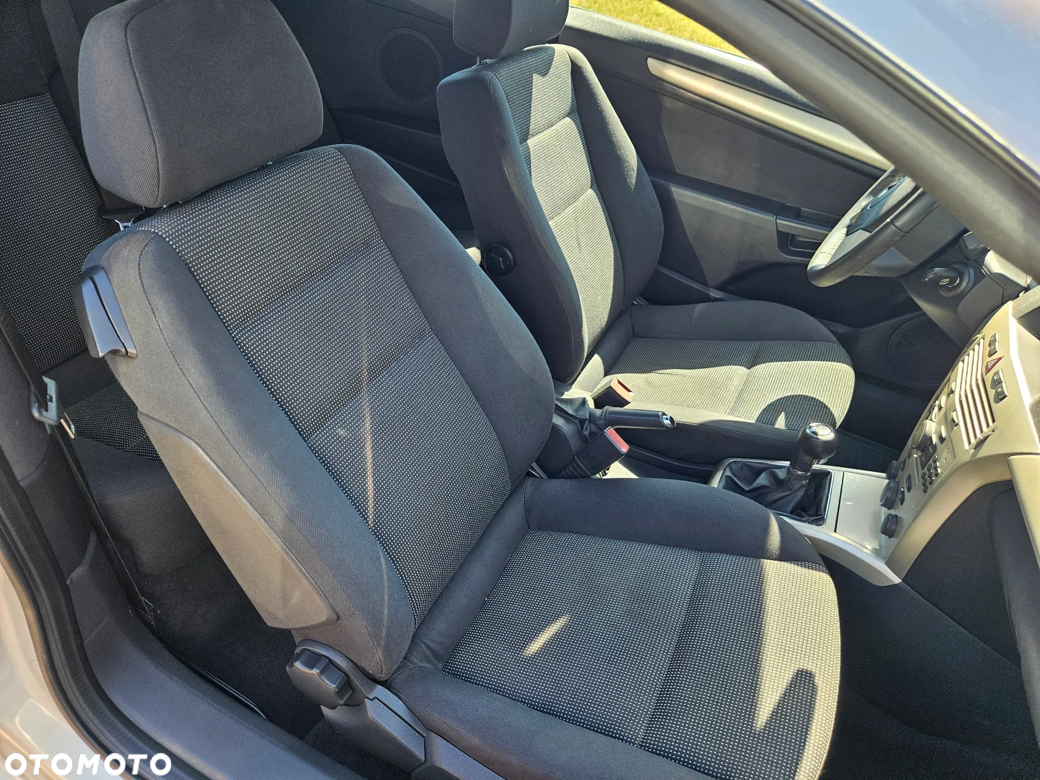 Opel Astra GTC 1.6 - 11