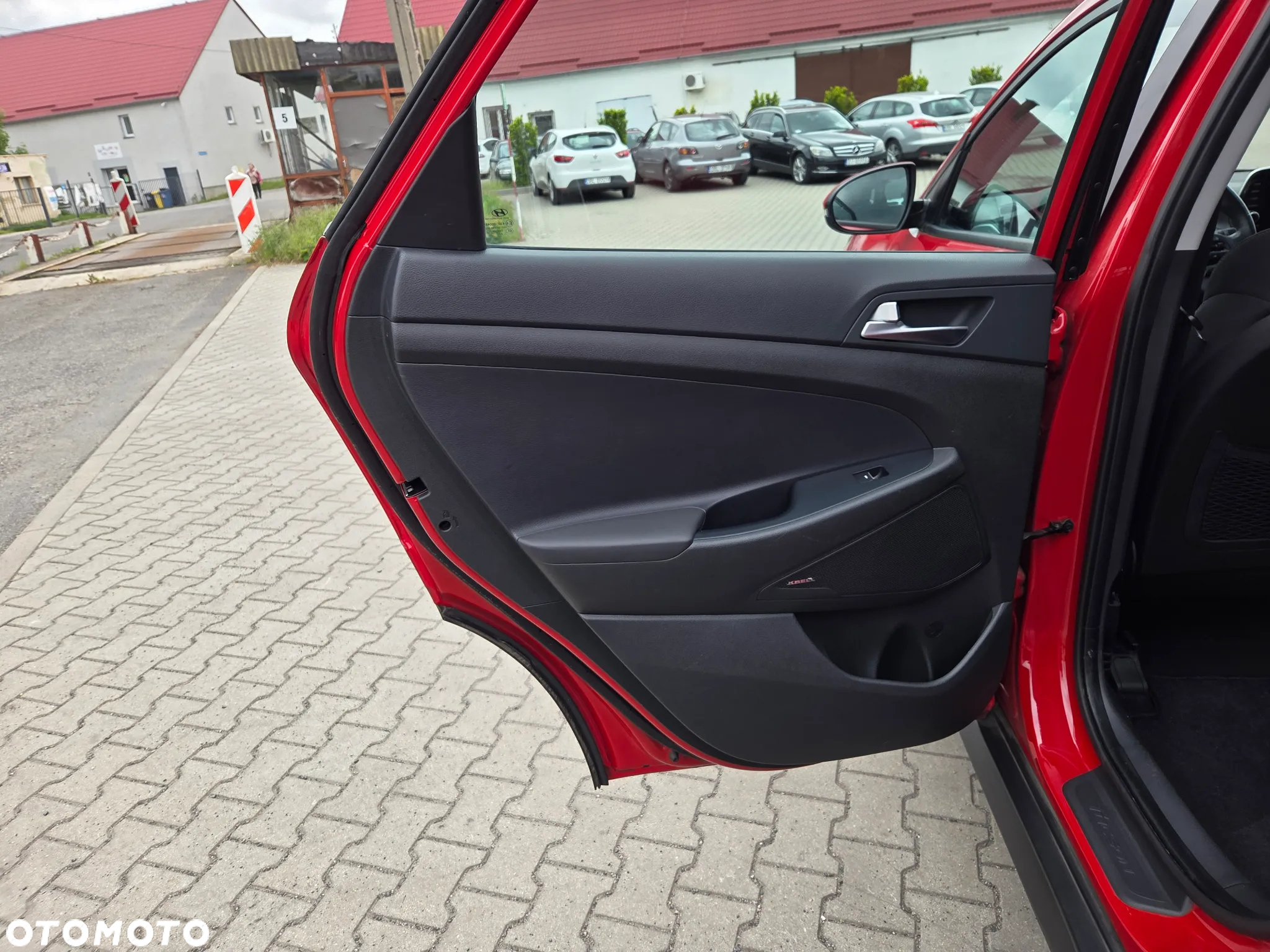 Hyundai Tucson 1.6 GDi 2WD Trend - 32