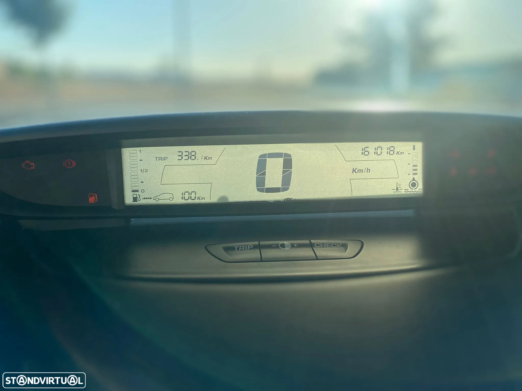 Citroën C4 1.4 16V SX - 18