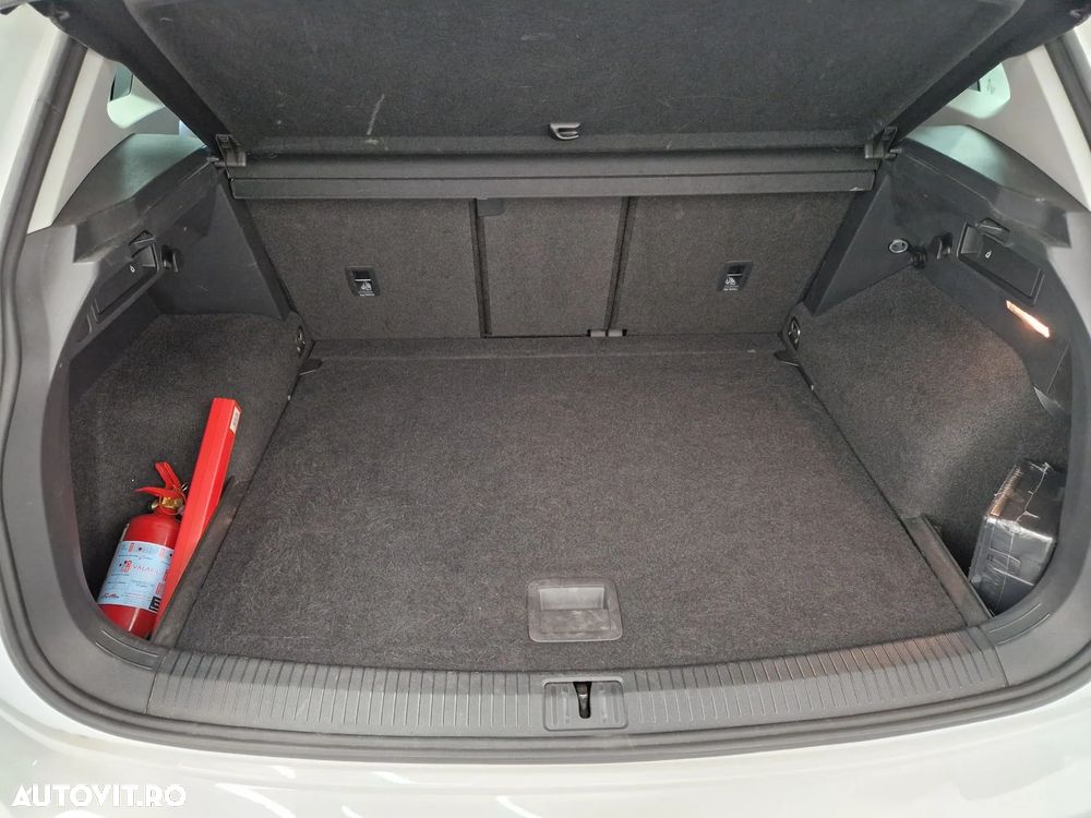 Volkswagen Tiguan - 12