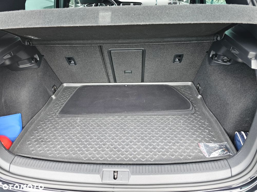 Volkswagen Golf - 21