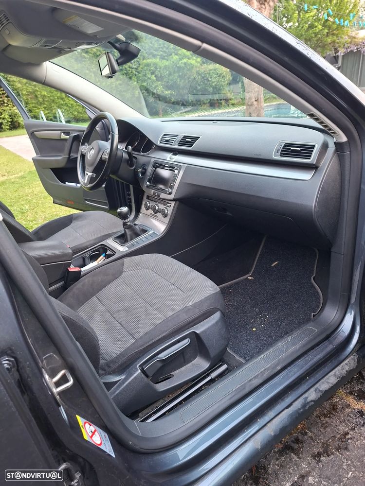 VW Passat Variant 1.6 TDI Confortline BlueMotion - 4