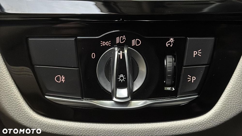 BMW Seria 5 520d xDrive - 32