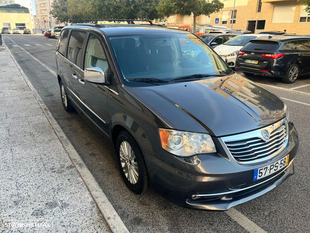 Lancia Voyager