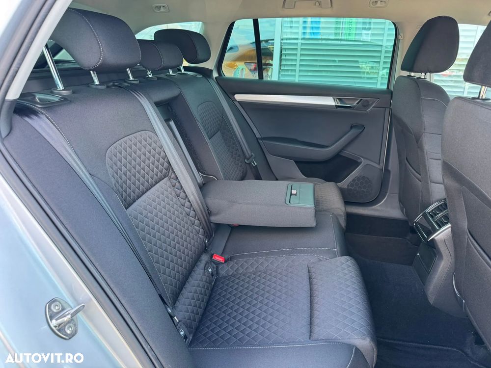 Skoda Superb Combi 2.0 TDI DSG Style - 26