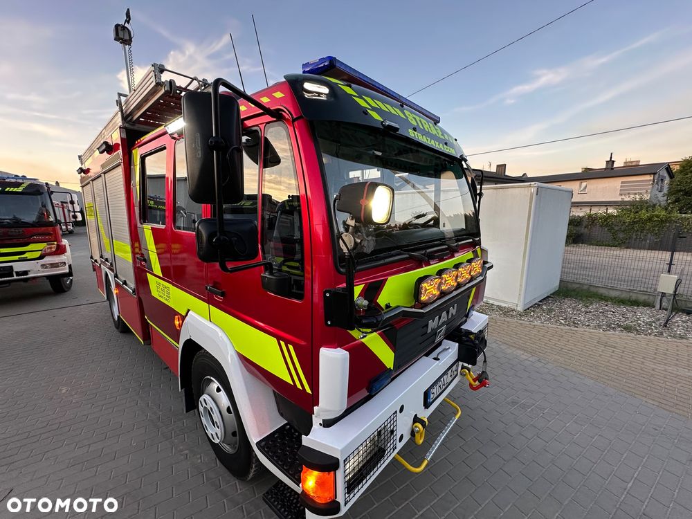 MAN Straż pożarna, Pojazd pożarniczy, Wóz strażacki MAN L80 GBA 3000l wody, reduktor, maszt oświetleniowy, wysokie kąty natarcia, wyciągarka, CNBOP - 33