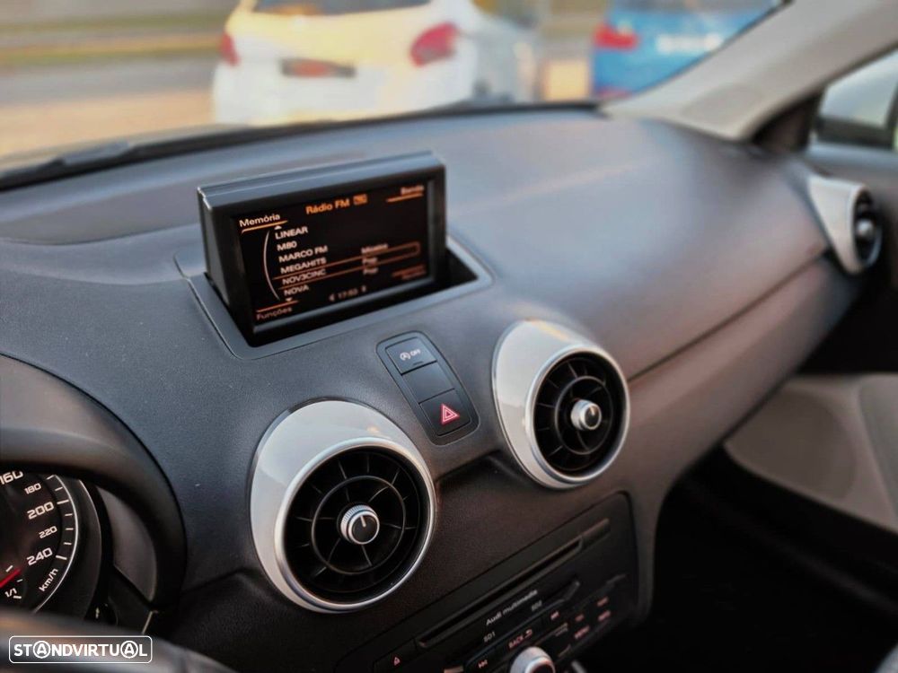 Audi A1 1.6 TDI S-line - 24