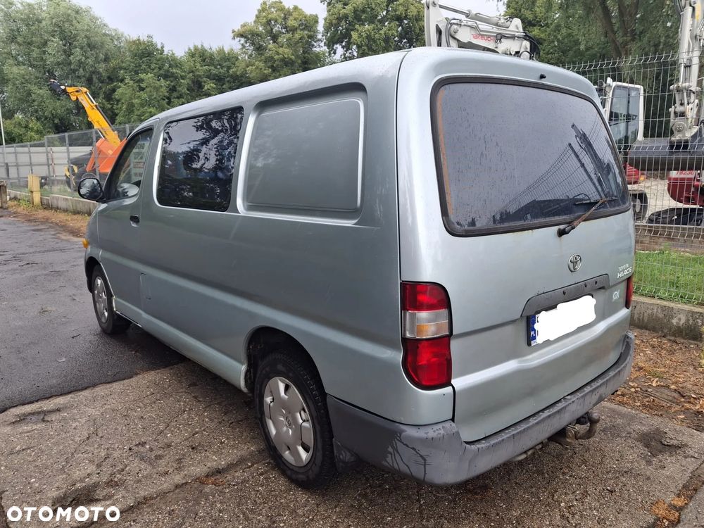 Toyota Hiace - 4