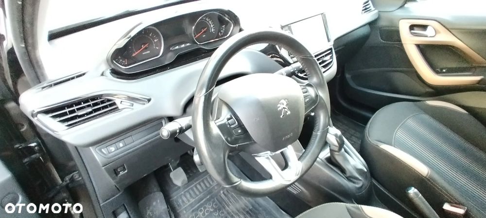Peugeot 208 1.2 PureTech Allure - 5