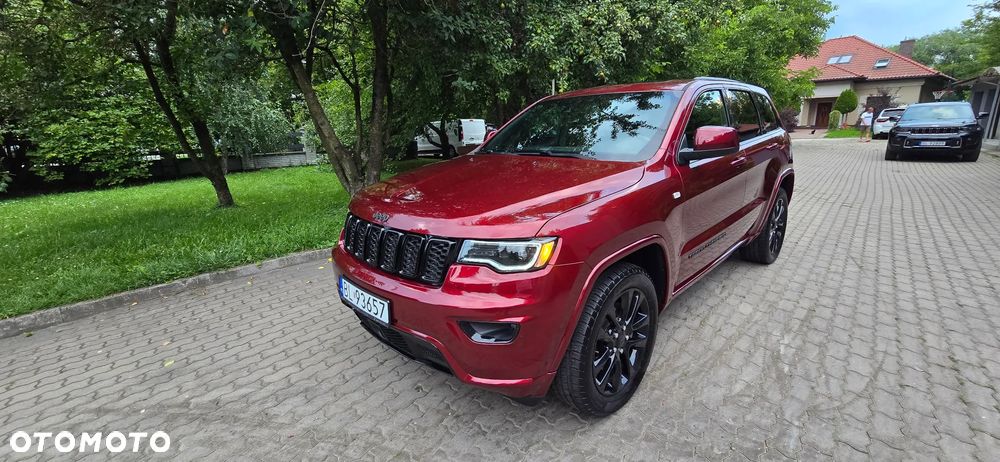 Jeep Grand Cherokee - 30