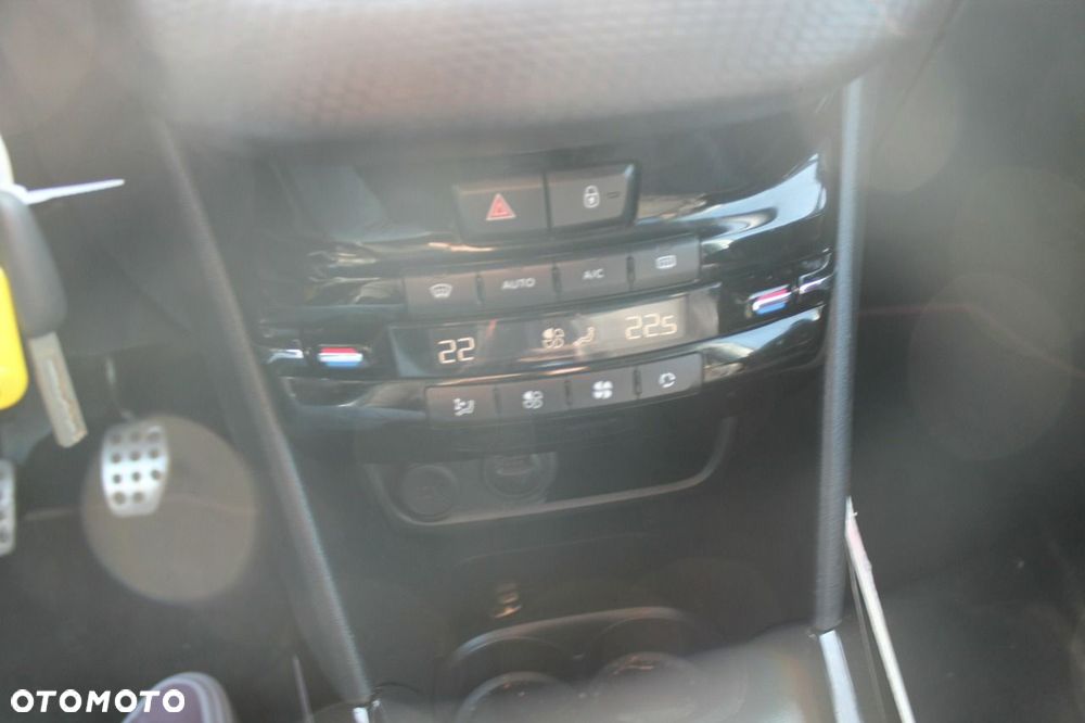 Peugeot 2008 - 18