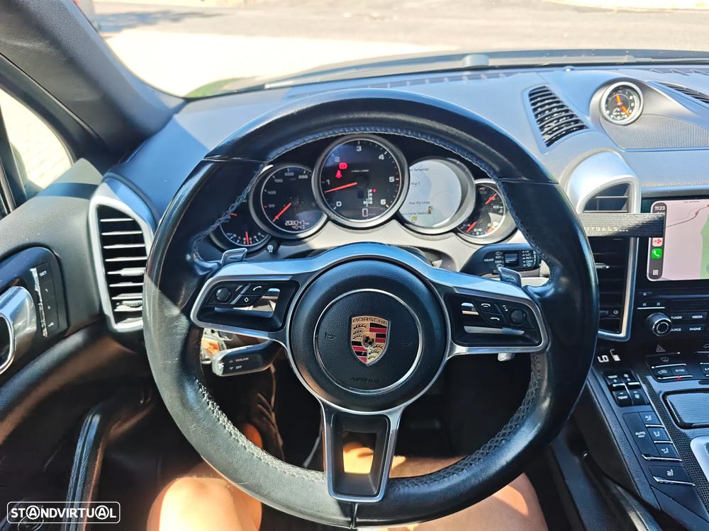 Porsche Cayenne Platinum Edition - 15