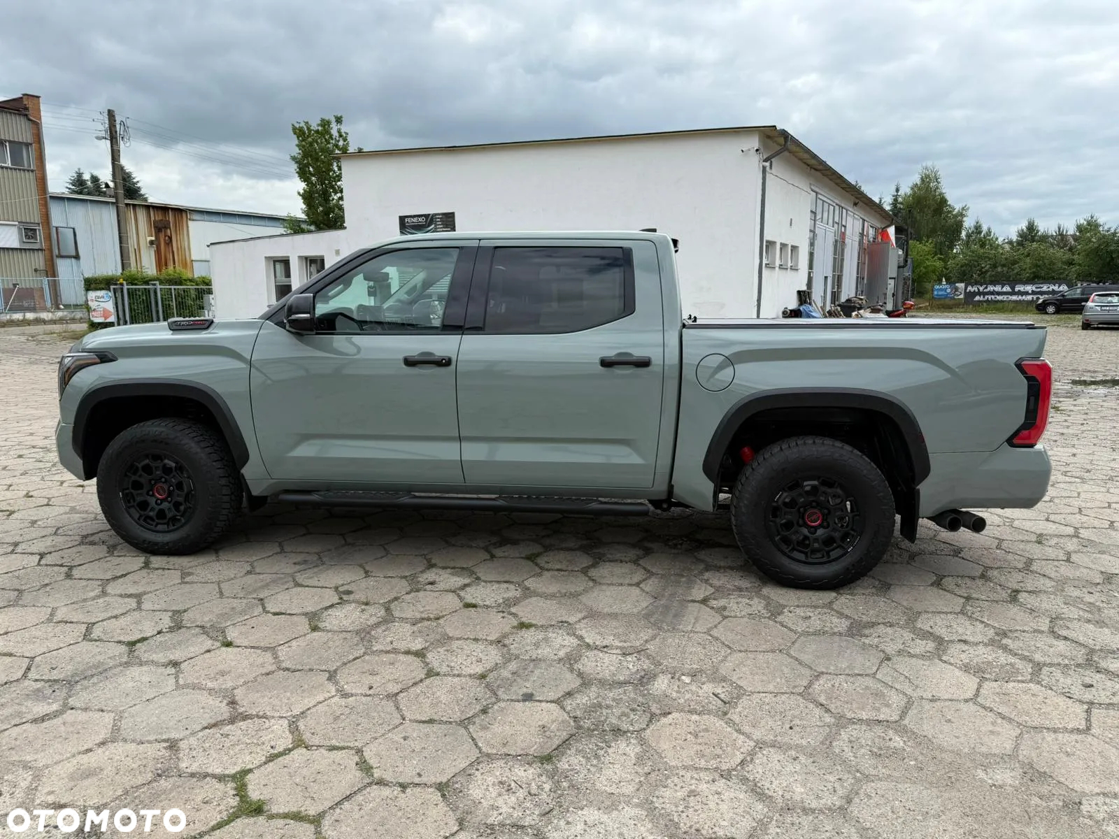 Toyota Tundra - 10