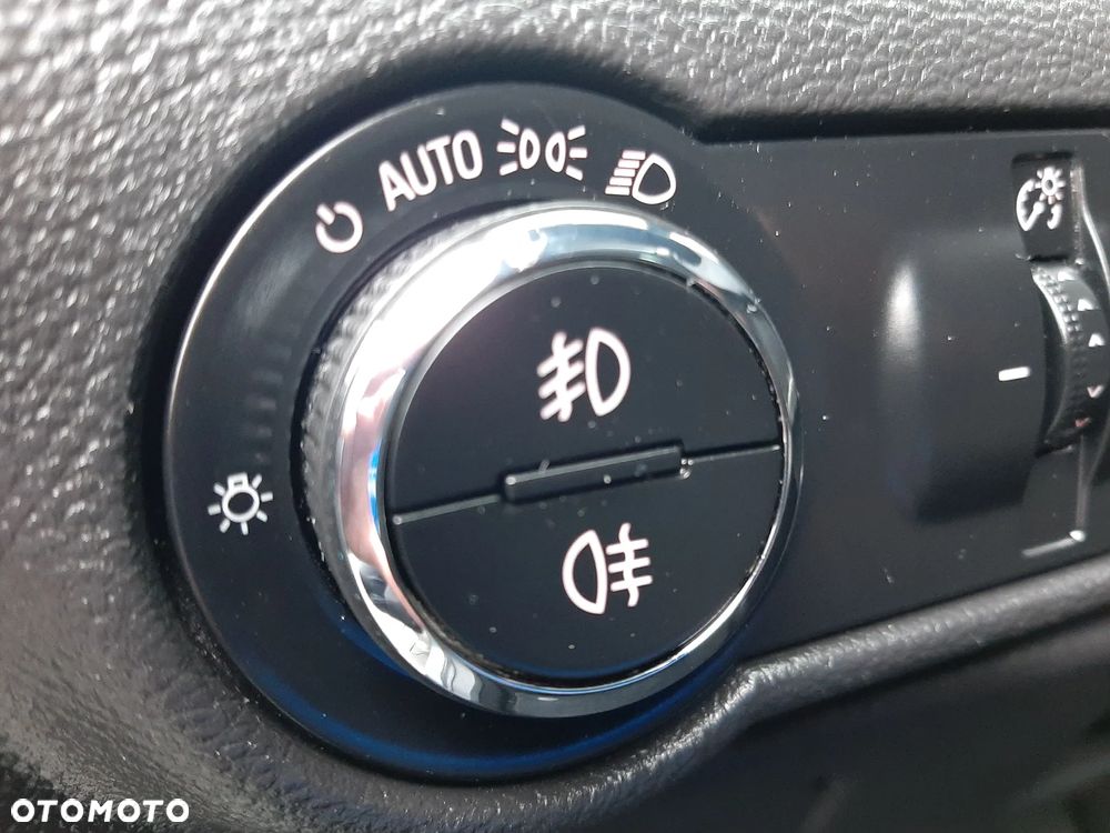 Opel Astra 1.4 Turbo - 23