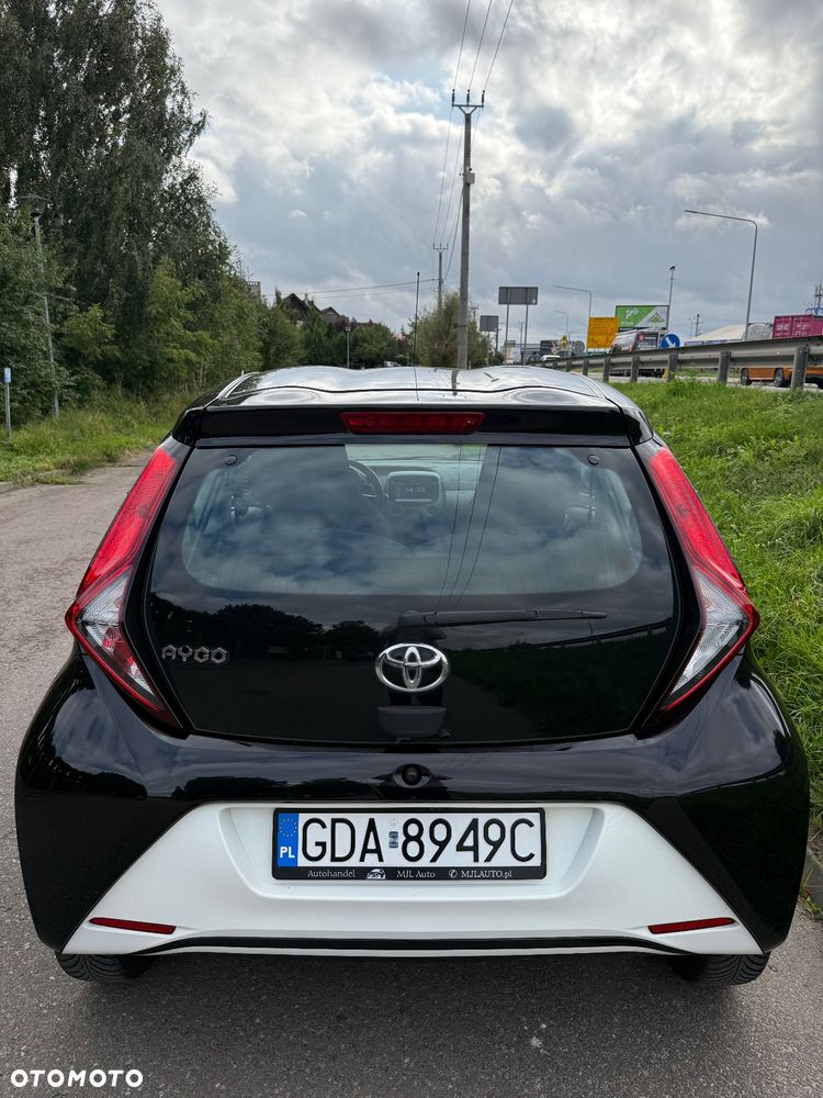 Toyota Aygo x-play - 15