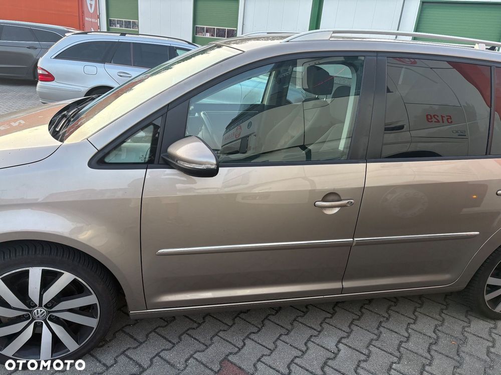 Volkswagen Touran 2.0 TDI DPF DSG Highline - 3