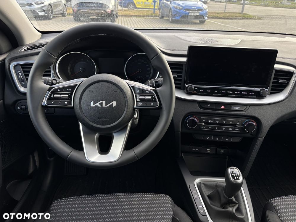 Kia XCeed 1.5 T-GDI M - 13