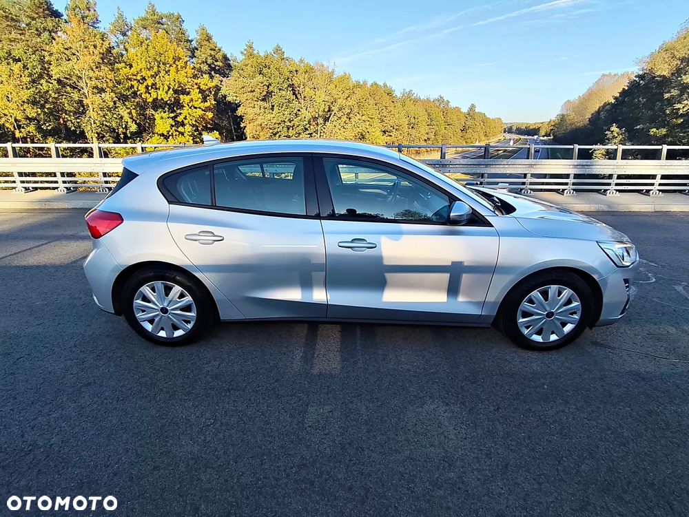 Ford Focus 1.0 EcoBoost Trend Edition - 9