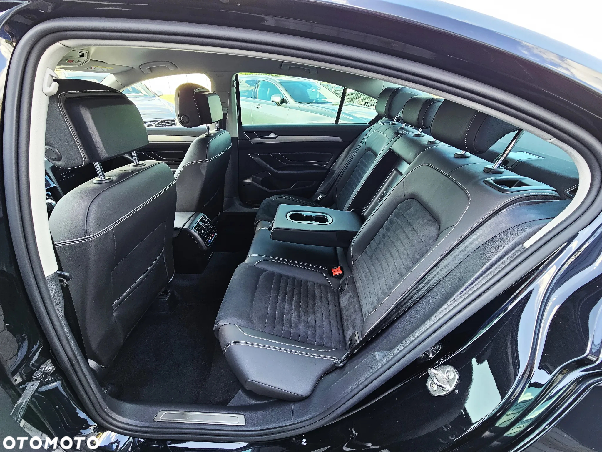 Volkswagen Passat 2.0 TSI 4Mot Elegance DSG - 25