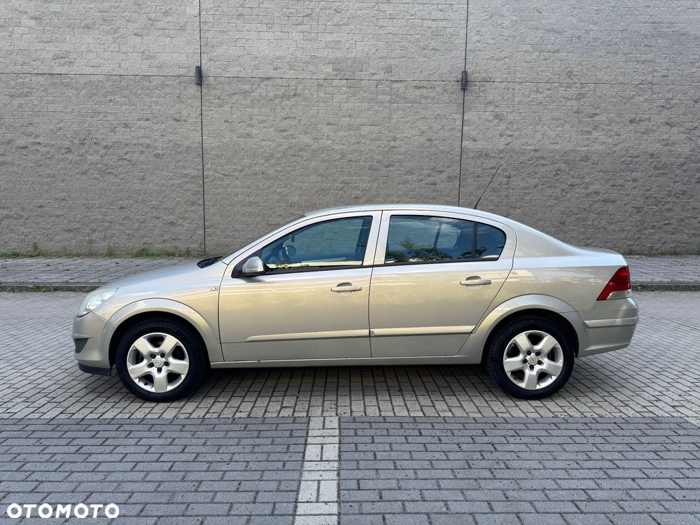 Opel Astra 1.6 Enjoy - 18