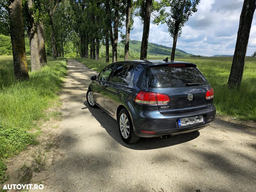 Volkswagen Golf 2.0 TDI DPF Highline - 9
