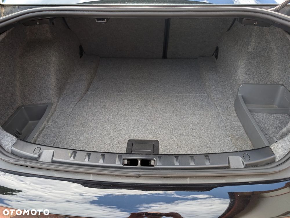 BMW Seria 3 320i Coupe - 13