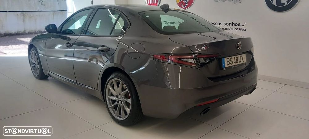 Alfa Romeo Giulia 2.2 D TI Q4 AT8 - 6