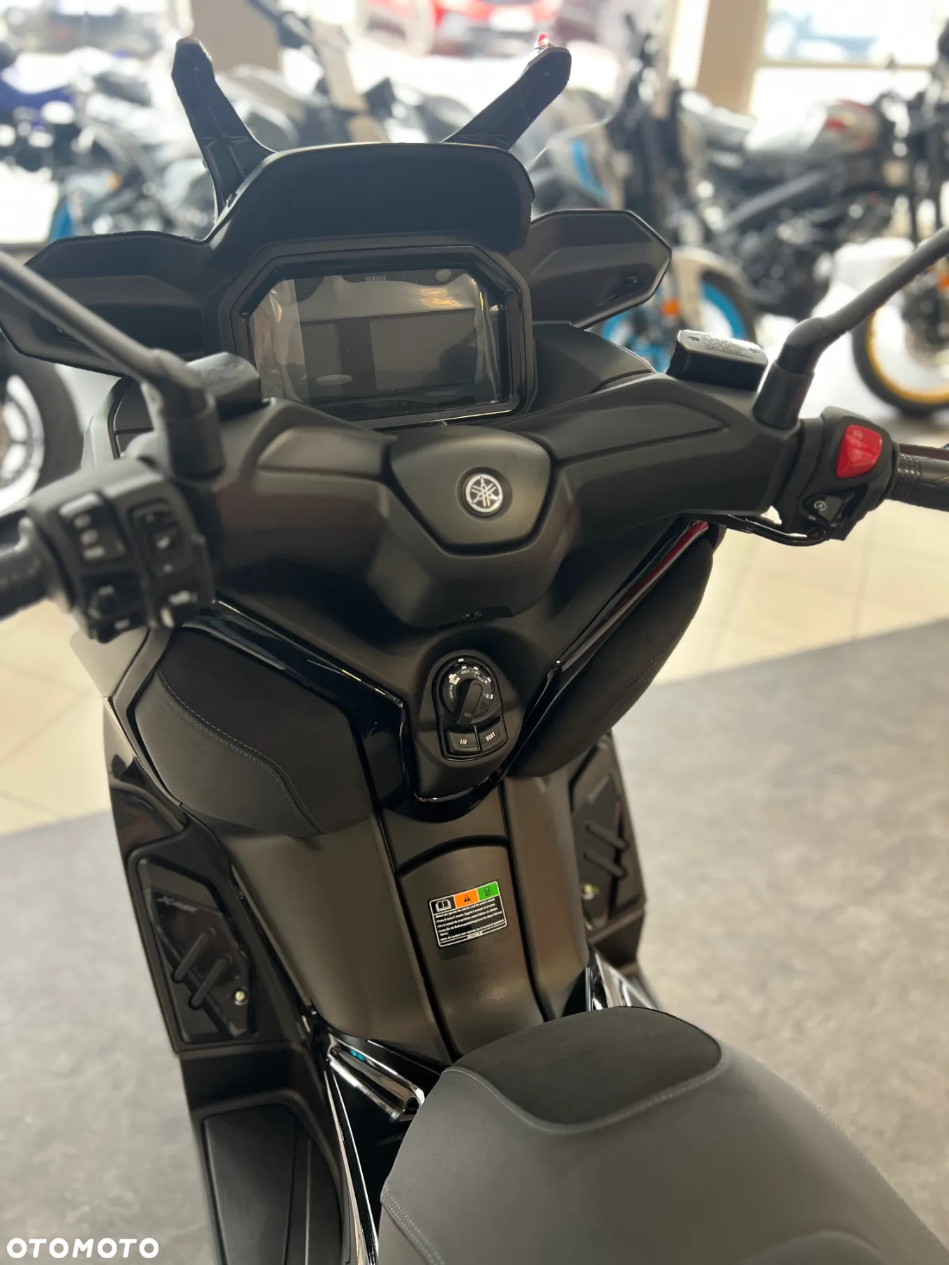 Yamaha X-max - 10