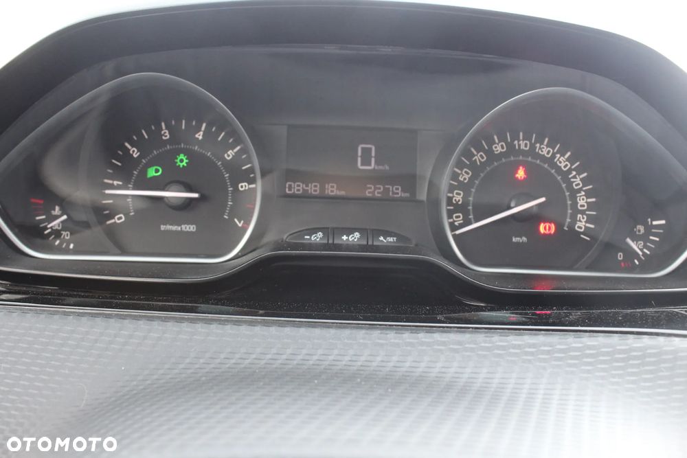 Peugeot 208 PureTech 82 Allure - 25