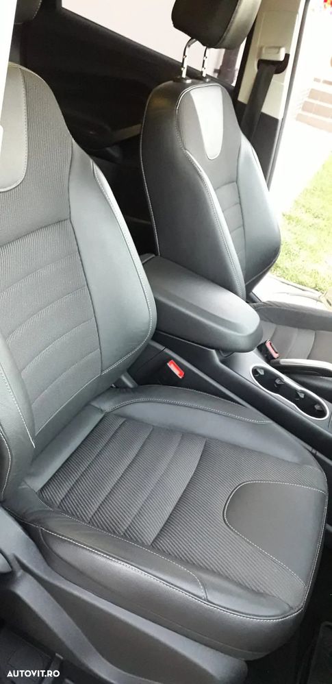 Ford Kuga 2.0 TDCi 4x4 Aut. Titanium - 8