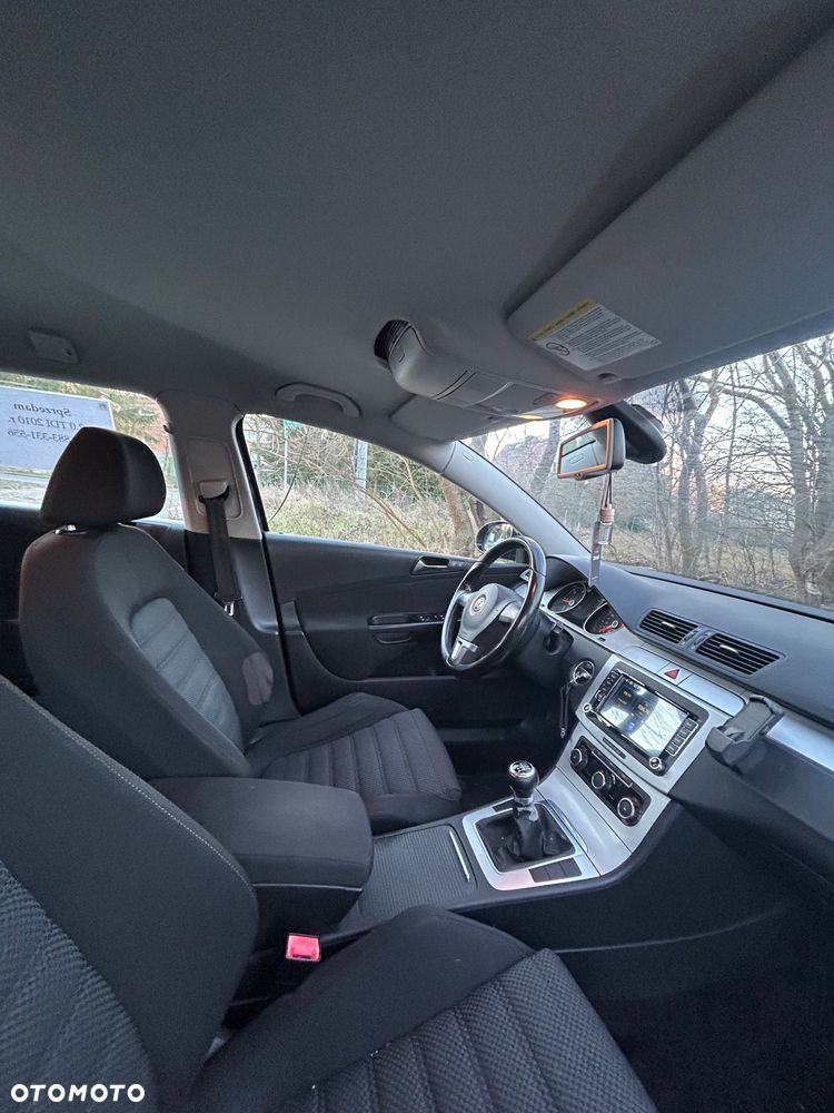 Volkswagen Passat 2.0 TDI DPF BlueMotion Technology Trendline - 13