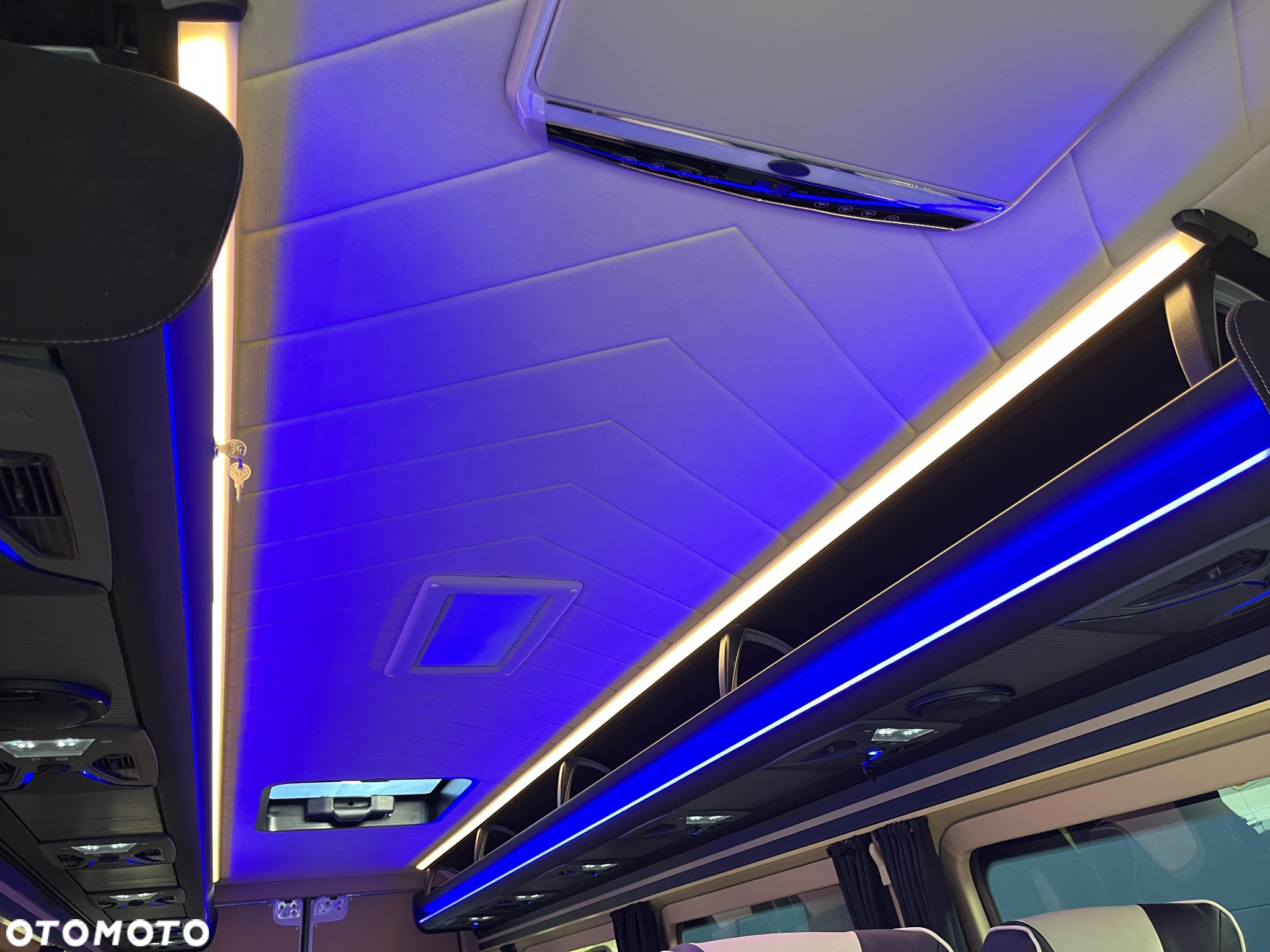 Mercedes-Benz Sprinter 519 - 25
