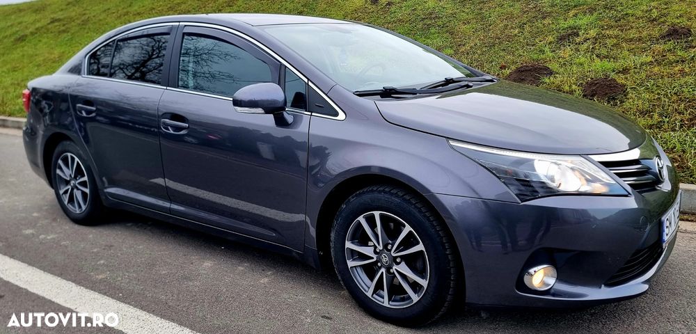 Toyota Avensis 1.8 Navi Chrome - 1