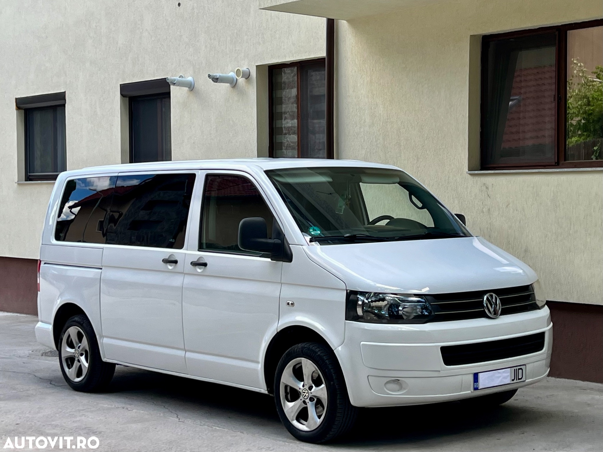 Volkswagen Transporter T5 Doka Lang Comfortline - 2