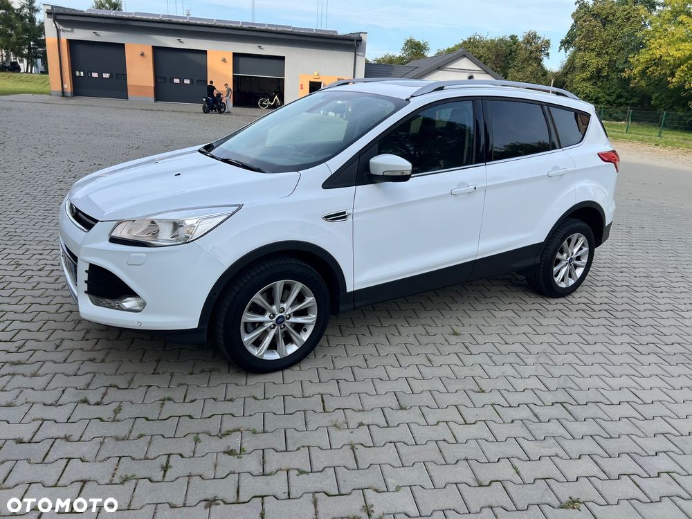 Ford Kuga 2.0 TDCi 2x4 Titanium - 12