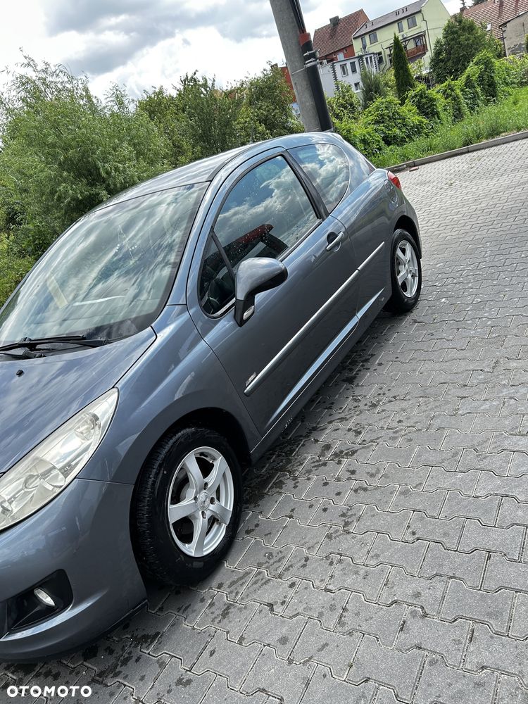 Peugeot 207 - 8