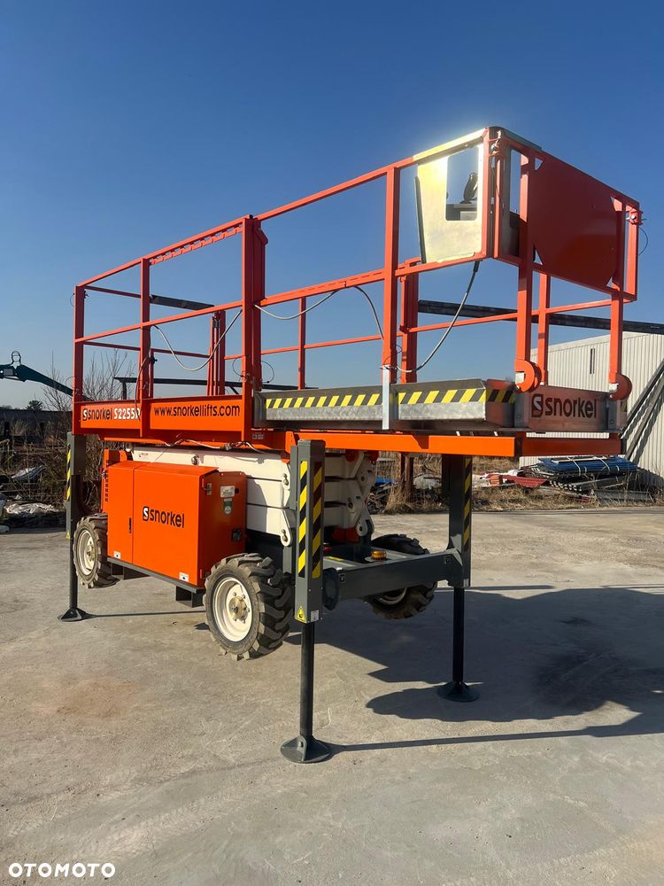 Snorkel S2255RT Podnośnik nożycowy 4x4 Diesel 50 mth 420KG Platforma Genie Skyjack - 7
