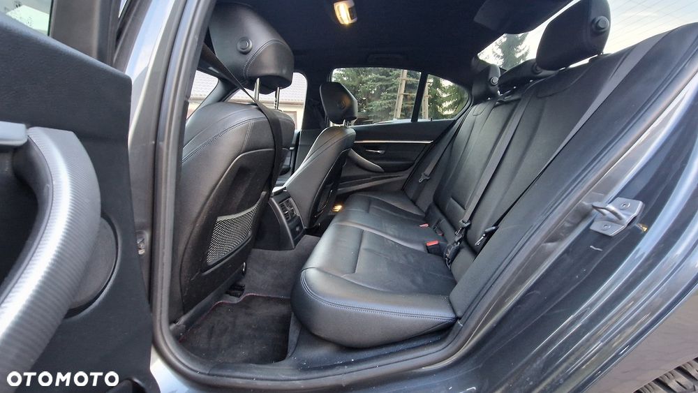 BMW Seria 3 318d M Sport Shadow - 10