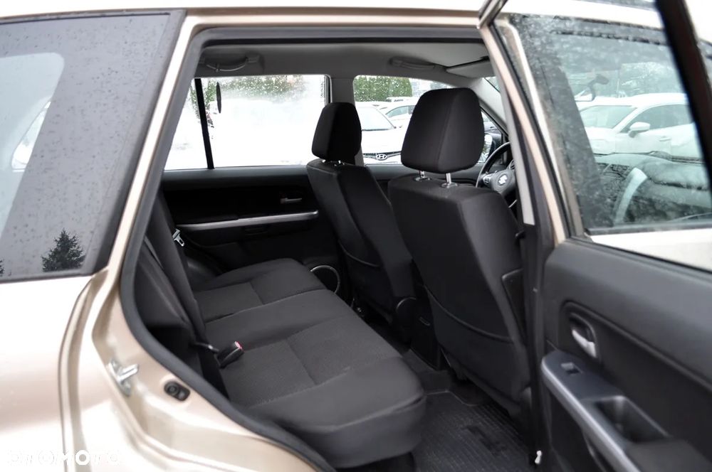 Suzuki Grand Vitara 2.0 Comfort - 32