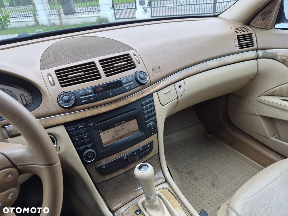 Mercedes-Benz Klasa E 280 CDI 4-Matic Avantgarde - 33