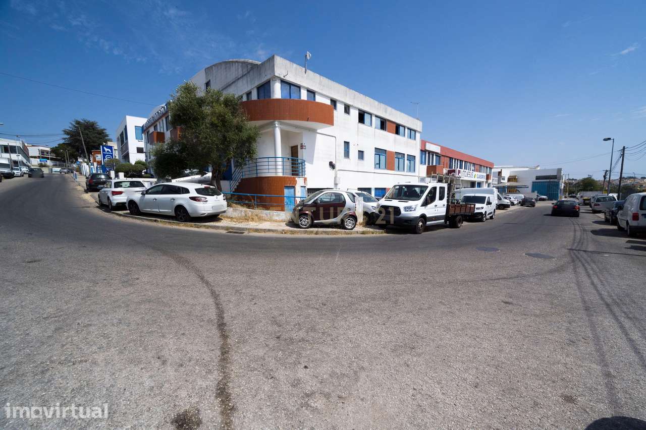 Armazém com 360 m2 - Grande imagem: 3/24