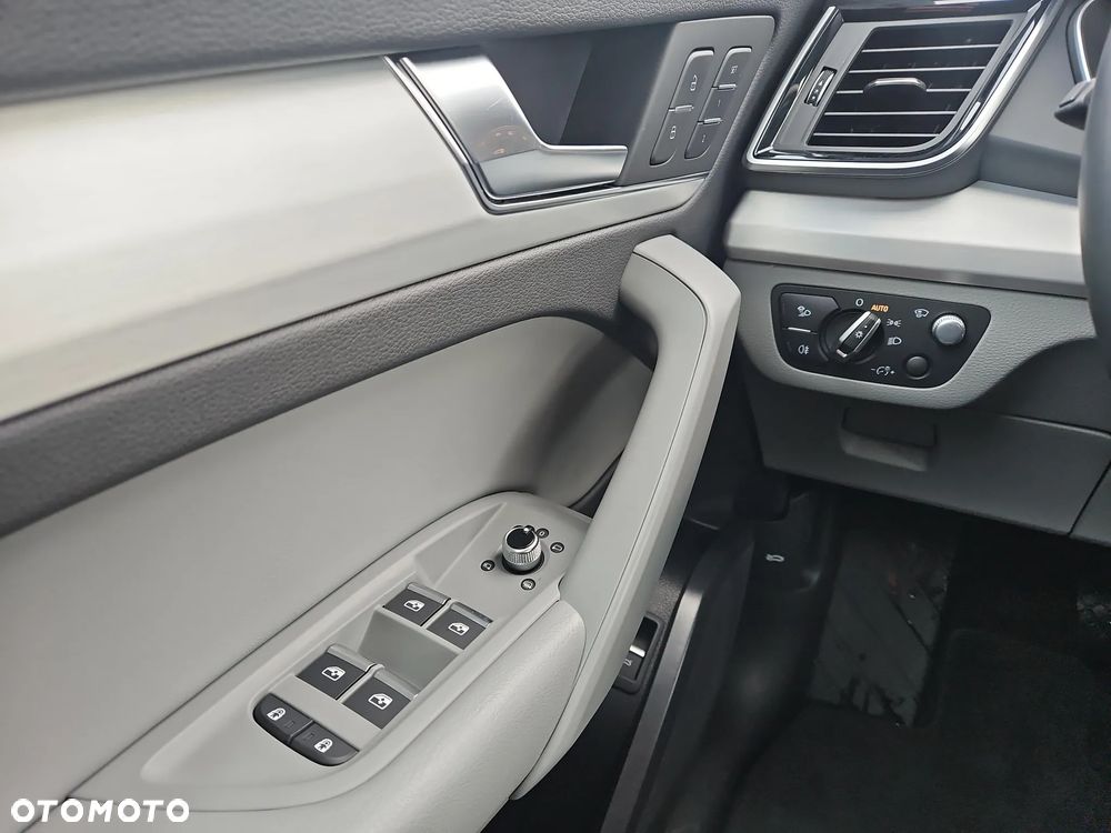Audi Q5 50 TFSIe quattro S tronic S line business - 14