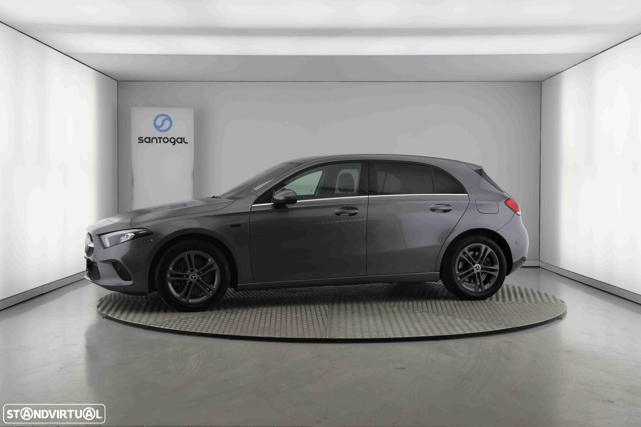 Mercedes-Benz A 250 e Style Plus - 4
